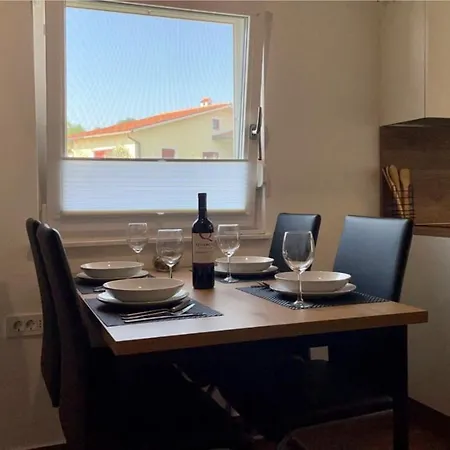 Apartma Lima *