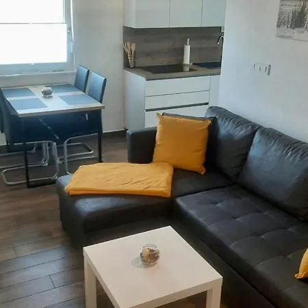 Apartma Lima *